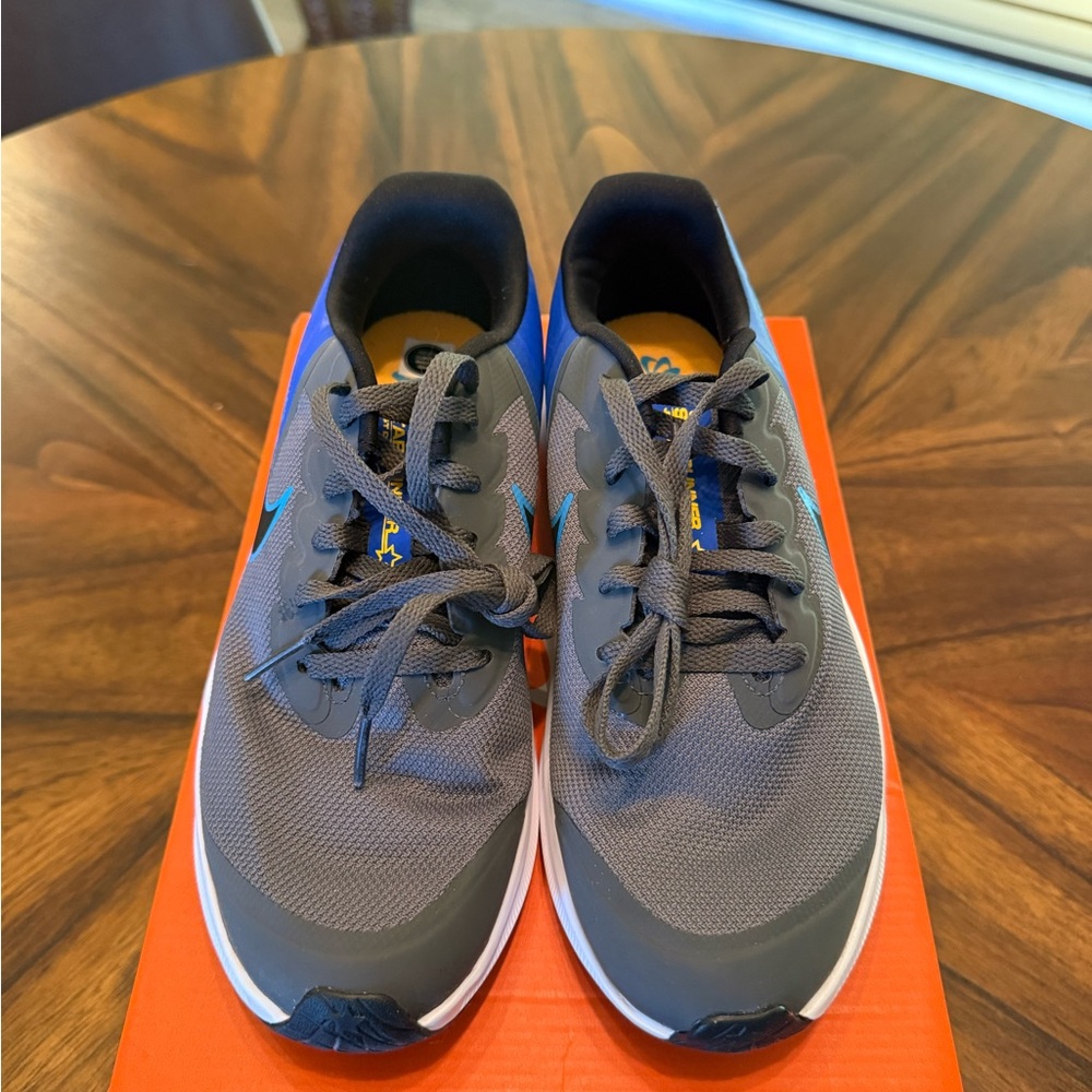 Nike Star Runner 3 (GS) - Size 7W/5.5Y - DA2776-012